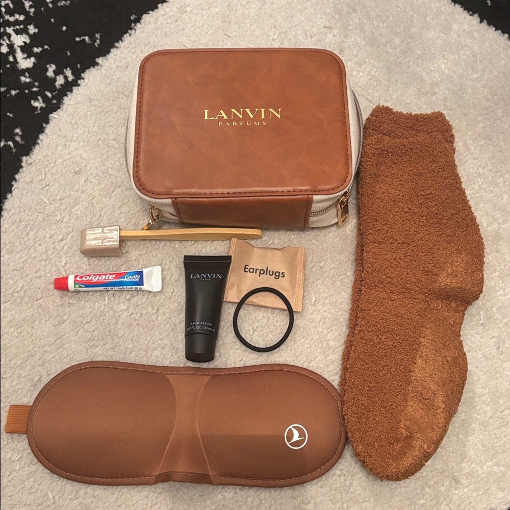 Lavin Parfums Amenity Kit from Business Class on Turkish Airlines